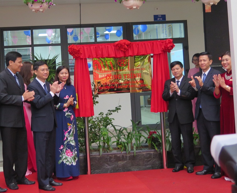 Lễ gắn biển “Công trình chào mừng Đại hội đại biểu toàn quốc lần thứ XIII của Đảng”: Công trình Trường Tiểu học Thịnh Hào