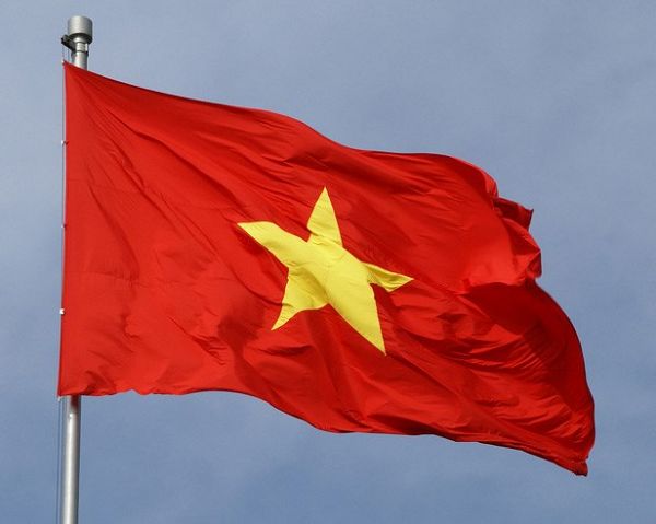 Thông báo treo cờ Tổ quốc chào mừng kỷ niệm Ngày thành lập Đảng Cộng sản Việt Nam và mừng Xuân Mậu Tuất
